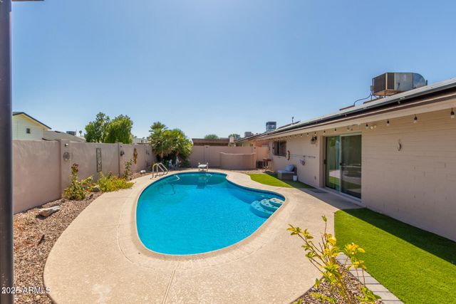 3529 W SAINT MORITZ Lane, Phoenix, AZ 85053