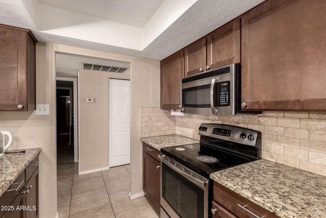 3529 W SAINT MORITZ Lane, Phoenix, AZ 85053