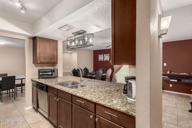 3529 W SAINT MORITZ Lane, Phoenix, AZ 85053