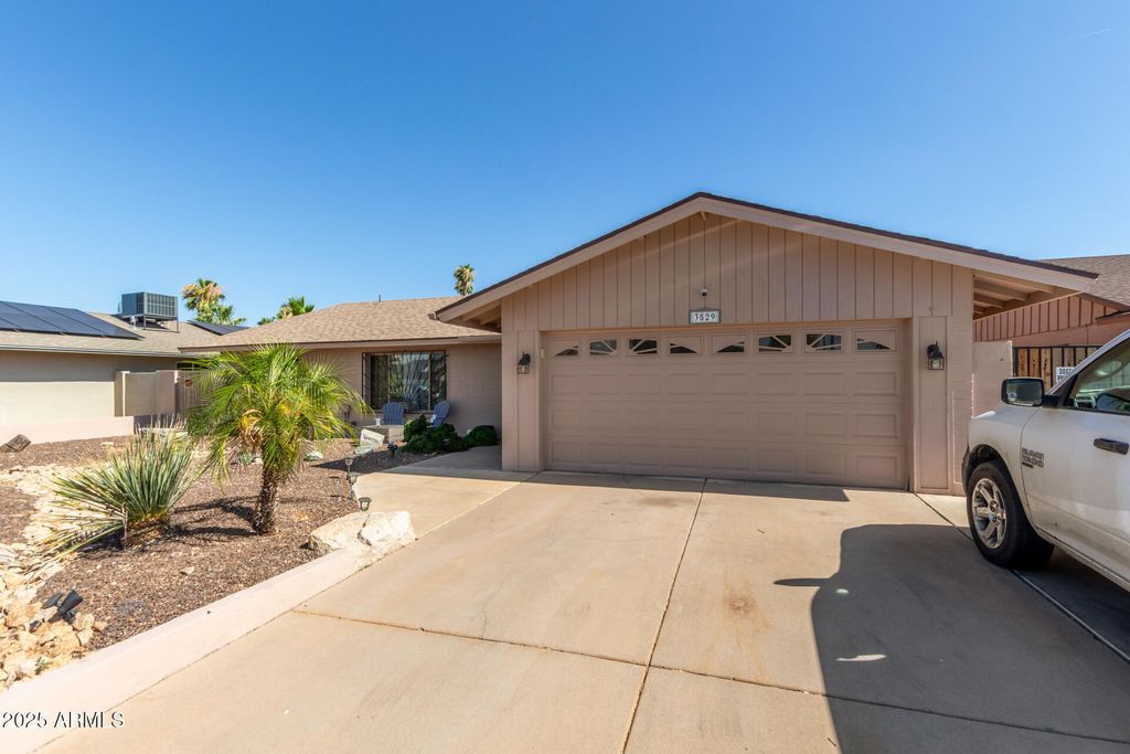 3529 W SAINT MORITZ Lane, Phoenix, AZ 85053
