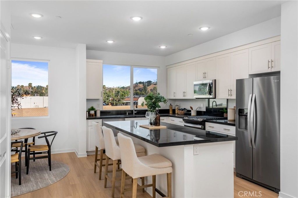 Image 12 of property listing at 1114 Santo Antonio Drive, Colton, CA 92324