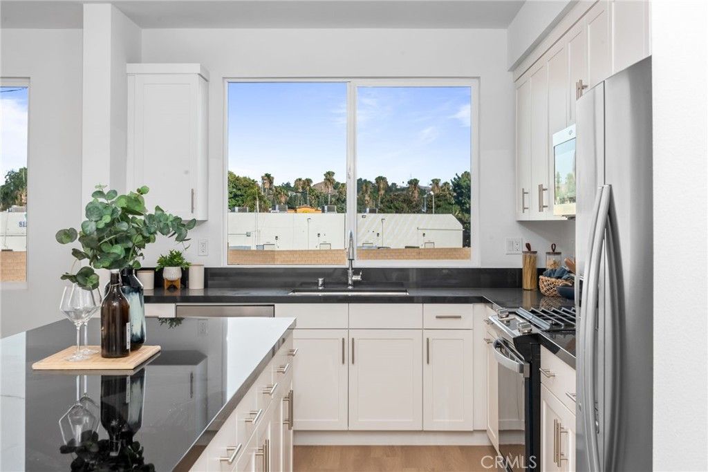 Image 13 of property listing at 1114 Santo Antonio Drive, Colton, CA 92324