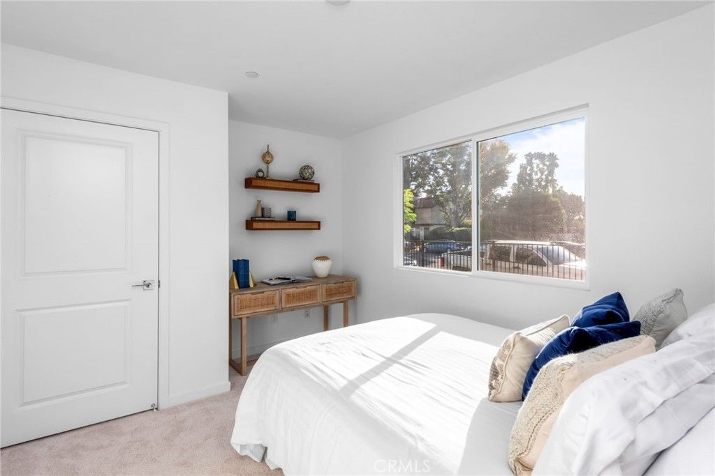 Image 3 of property listing at 1114 Santo Antonio Drive, Colton, CA 92324
