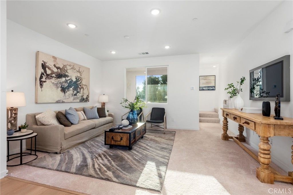 Image 8 of property listing at 1114 Santo Antonio Drive, Colton, CA 92324