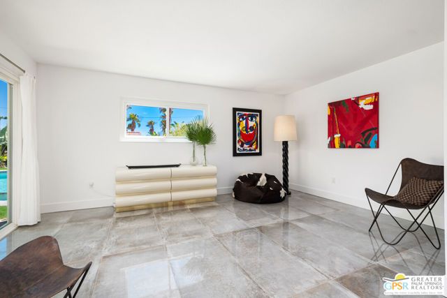 2405 E Francis Drive, Palm Springs, CA 92262