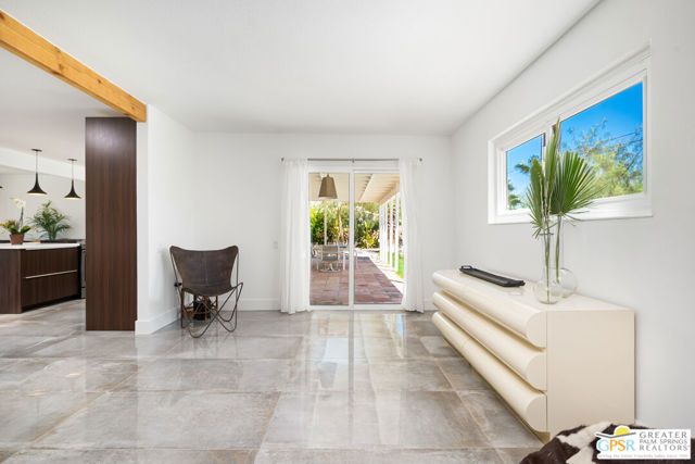 2405 E Francis Drive, Palm Springs, CA 92262