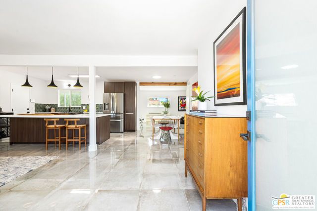 2405 E Francis Drive, Palm Springs, CA 92262