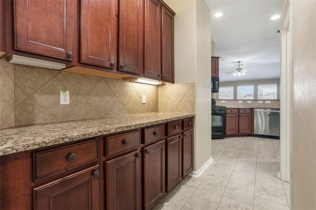 8723 Rocky Knoll Lane, Rosenberg, TX 77469