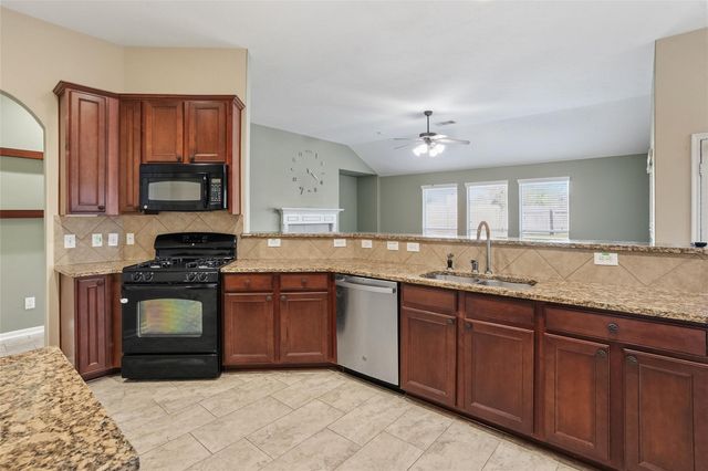 8723 Rocky Knoll Lane, Rosenberg, TX 77469