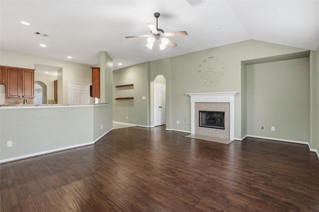 8723 Rocky Knoll Lane, Rosenberg, TX 77469