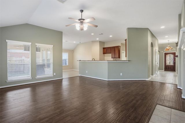 8723 Rocky Knoll Lane, Rosenberg, TX 77469