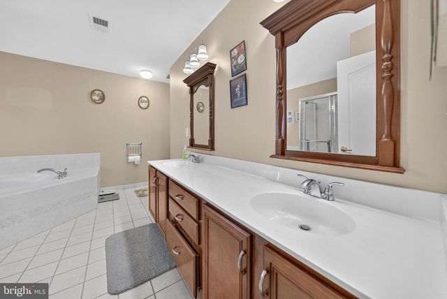 58 SENECA LN, Bordentown, NJ 08505