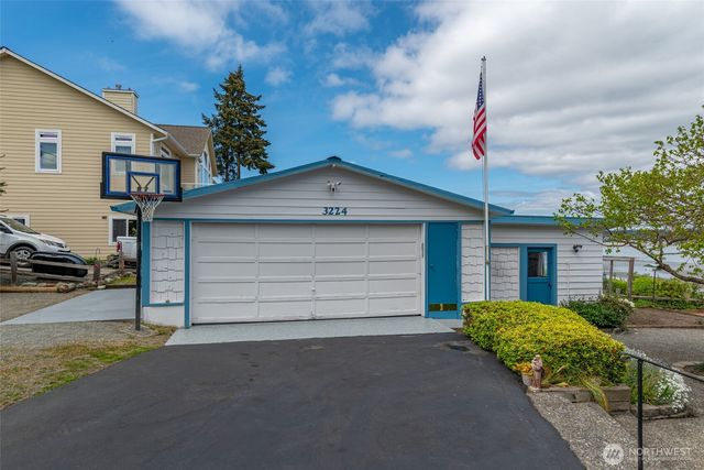 3224 SW Scenic Heights Street, Oak Harbor, WA 98277