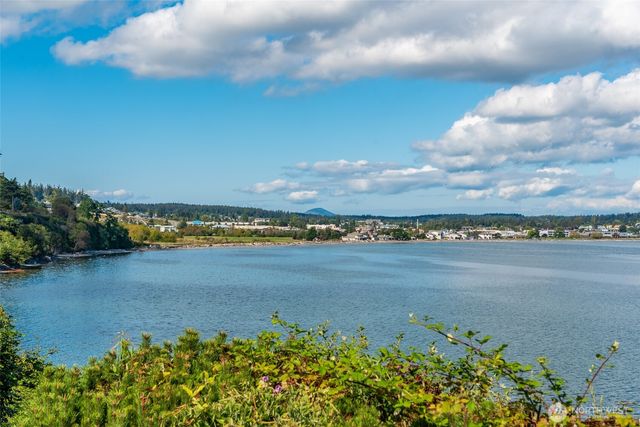 3224 SW Scenic Heights Street, Oak Harbor, WA 98277