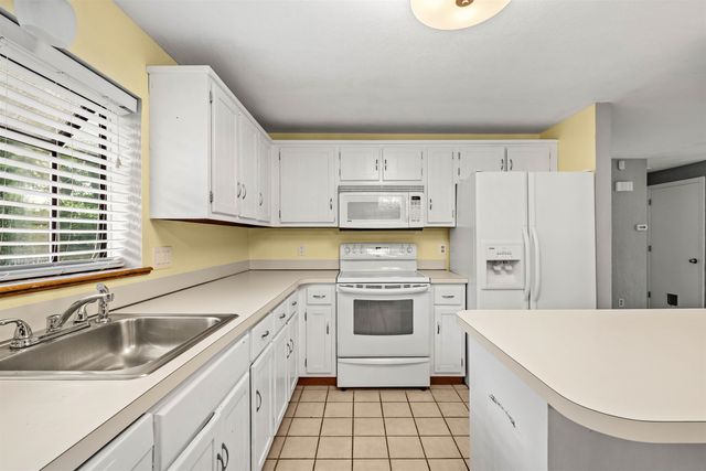 46 Harper Ridge Road, Hampstead, NH 03826