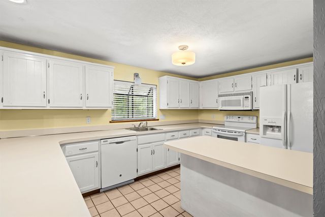 46 Harper Ridge Road, Hampstead, NH 03826