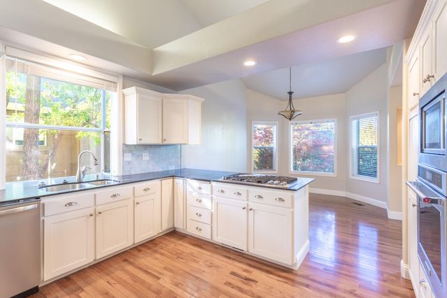 3126 Riesling Path, Redding, CA 96001