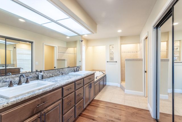 3126 Riesling Path, Redding, CA 96001