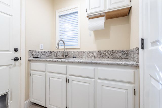 3126 Riesling Path, Redding, CA 96001