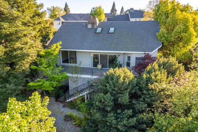 3126 Riesling Path, Redding, CA 96001