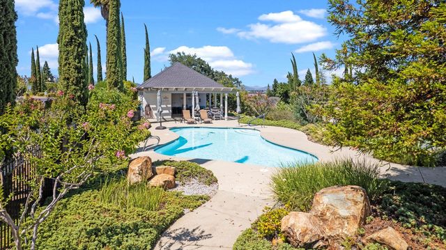 3126 Riesling Path, Redding, CA 96001