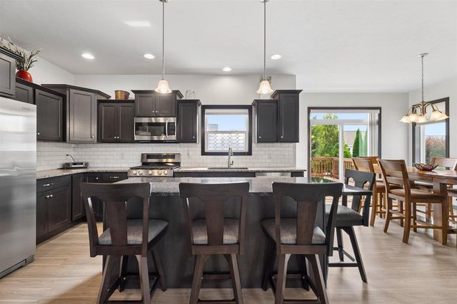 2127 W KOHL DRIVE, Appleton, WI 54913