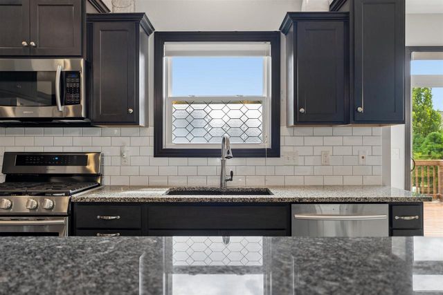 2127 W KOHL DRIVE, Appleton, WI 54913
