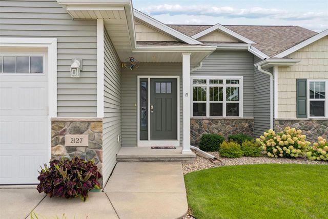 2127 W KOHL DRIVE, Appleton, WI 54913