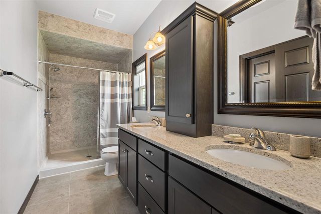 2127 W KOHL DRIVE, Appleton, WI 54913