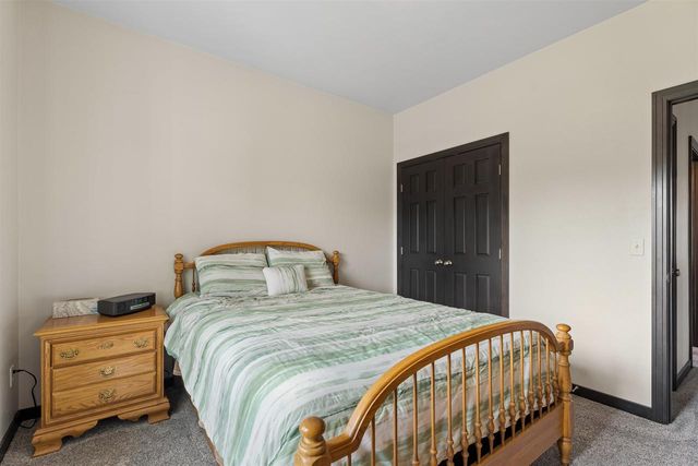 2127 W KOHL DRIVE, Appleton, WI 54913