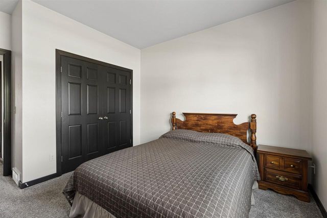2127 W KOHL DRIVE, Appleton, WI 54913