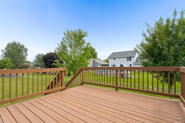 2127 W KOHL DRIVE, Appleton, WI 54913