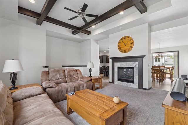 2127 W KOHL DRIVE, Appleton, WI 54913