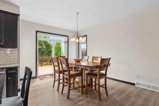 2127 W KOHL DRIVE, Appleton, WI 54913