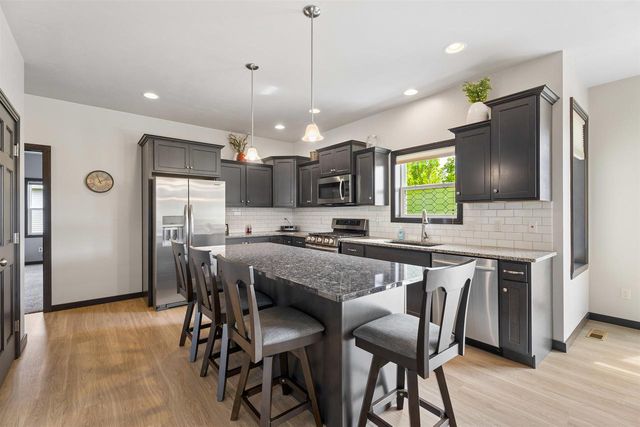 2127 W KOHL DRIVE, Appleton, WI 54913
