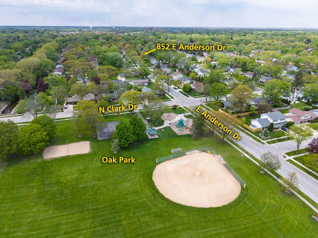 852 E Anderson Drive, Palatine, IL 60074