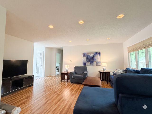 852 E Anderson Drive, Palatine, IL 60074