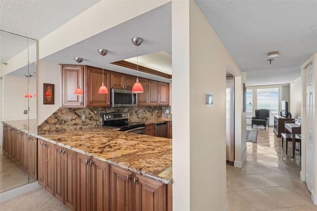 17940 GULF BOULEVARD 11E, Redington Shores, FL 33708