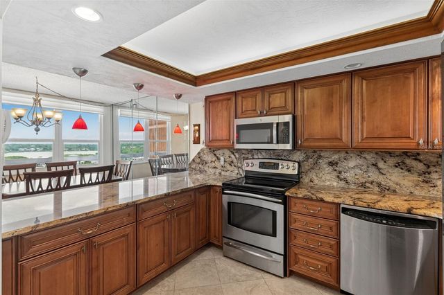 17940 GULF BOULEVARD 11E, Redington Shores, FL 33708