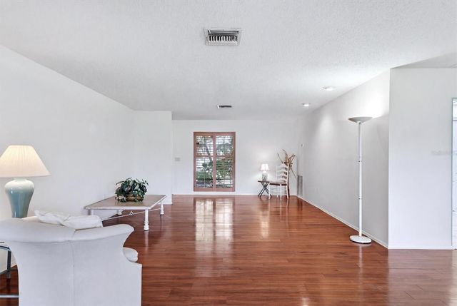 5451 GOLF POINTE DRIVE V-225, Sarasota, FL 34243