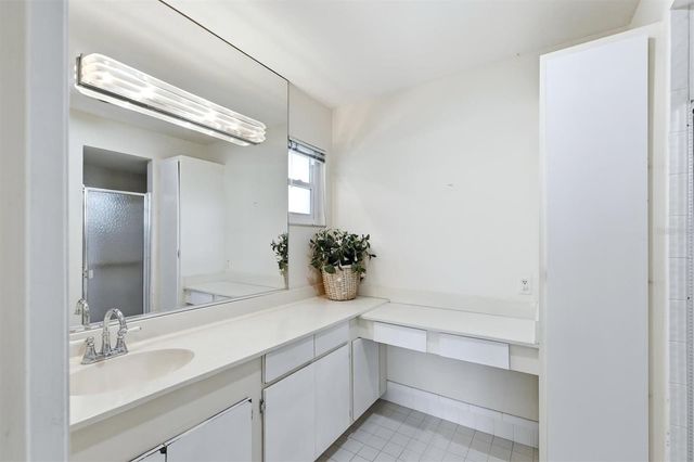 5451 GOLF POINTE DRIVE V-225, Sarasota, FL 34243