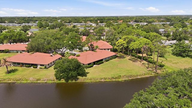 5451 GOLF POINTE DRIVE V-225, Sarasota, FL 34243