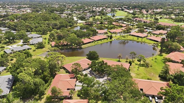 5451 GOLF POINTE DRIVE V-225, Sarasota, FL 34243