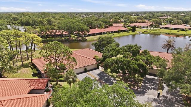 5451 GOLF POINTE DRIVE V-225, Sarasota, FL 34243