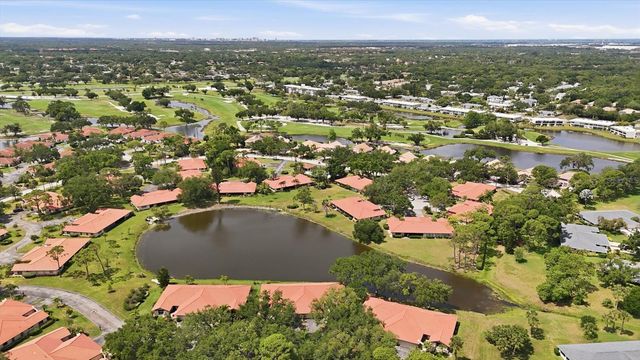 5451 GOLF POINTE DRIVE V-225, Sarasota, FL 34243