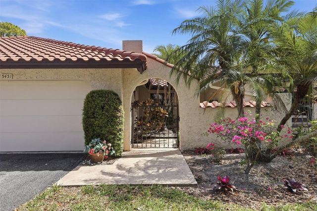 5451 GOLF POINTE DRIVE V-225, Sarasota, FL 34243
