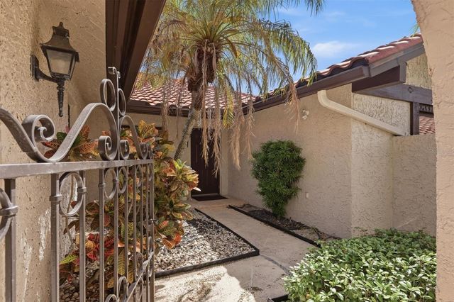 5451 GOLF POINTE DRIVE V-225, Sarasota, FL 34243