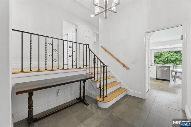 585 W Englewood Avenue, Teaneck, NJ 07666