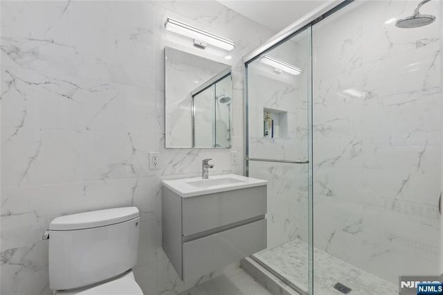 585 W Englewood Avenue, Teaneck, NJ 07666