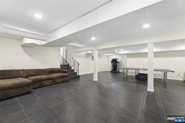 585 W Englewood Avenue, Teaneck, NJ 07666